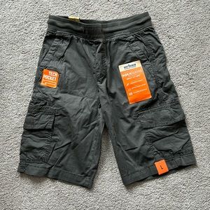 NWT Urban Pipeline Large Gray Cargo Shorts